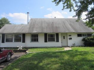 97 Mill Dr, Levittown, PA 19056