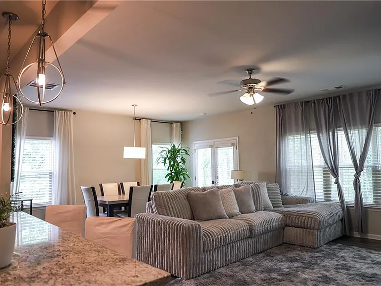 402 Mulberry Row SE — Photo 8