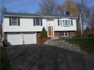 20 Spring Rock Rd, New Windsor, NY 12553