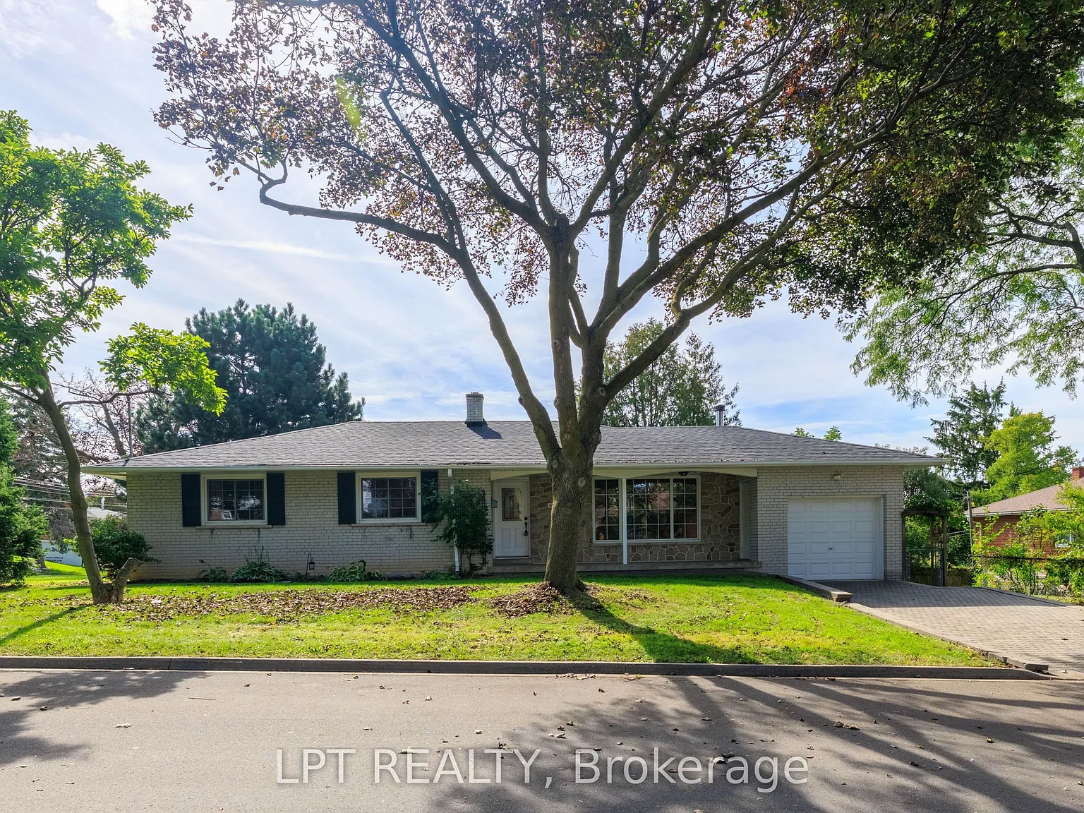 4 bed, $3,995 — Photo 1