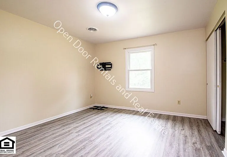 1506 S Dowling St — Photo 14