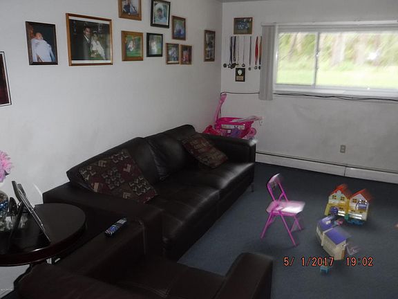 4th image of 2919 Burke St