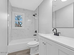 19 Norwood Dr, Toms River, NJ 08755