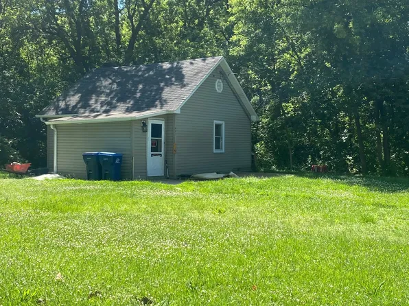 621 N Austin Ave, Waukegan, IL 60085