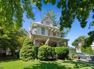 8 Arlington Rd, Cranford, NJ 07016