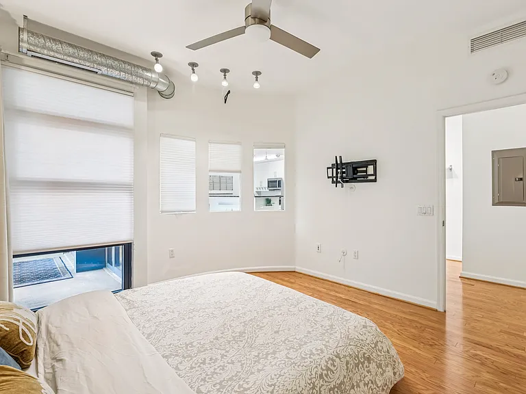1390 Kenyon St NW #416 — Photo 9