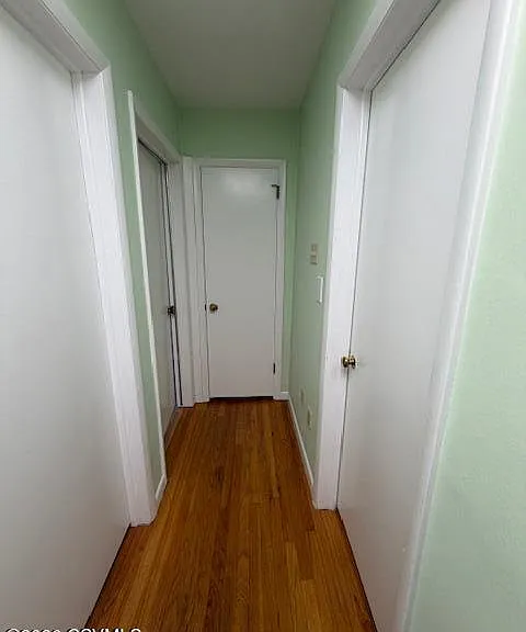 986 Bloom Rd — Photo 3