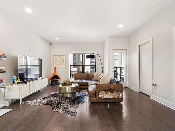 4th image of 54 Moda Ln