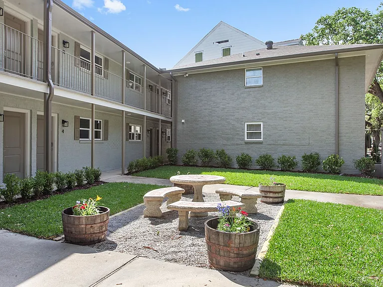 2110 Bayou Rd #5 — Photo 4