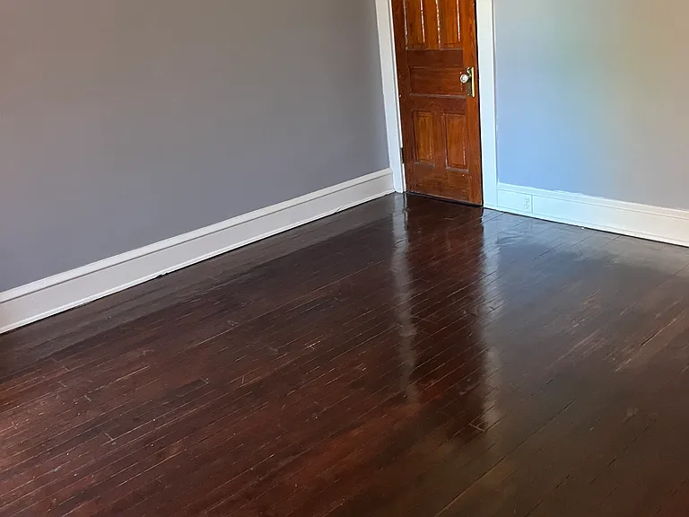 656 N Pine St — Photo 5