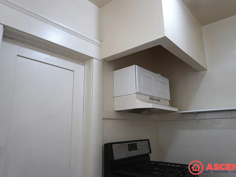 1701 B Street — Photo 12