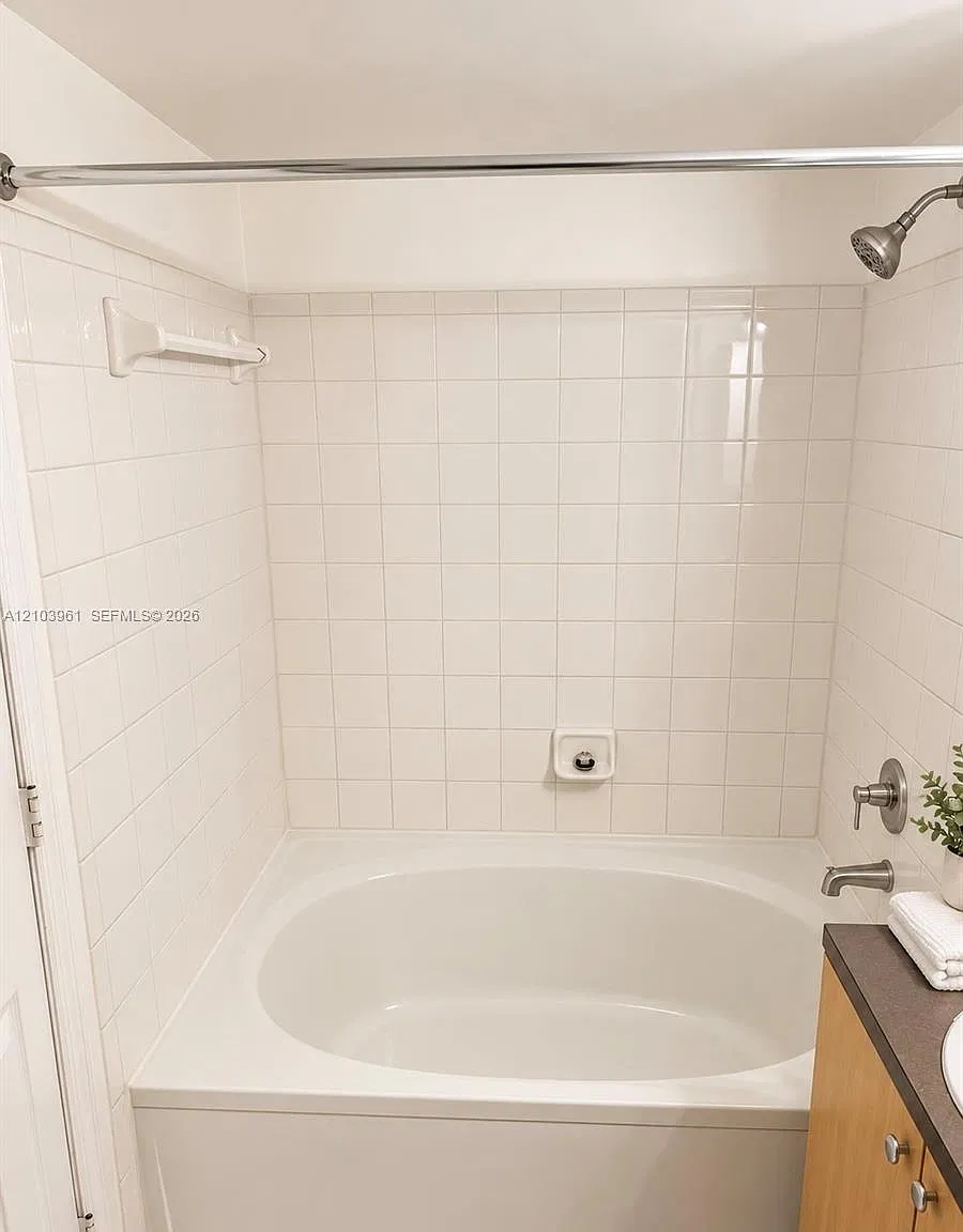 Aventi At Aventura Condo — Photo 4