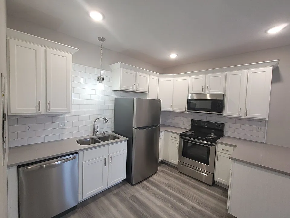 116 W Main St