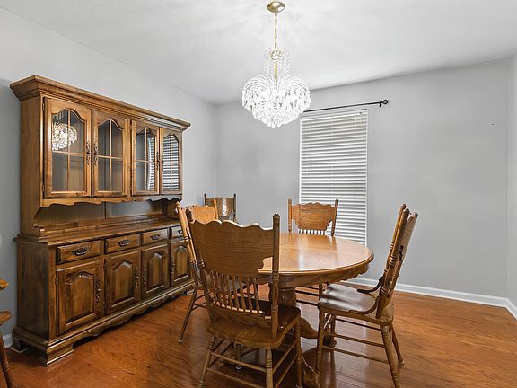 5th image of 1407 Thatcher Rd
