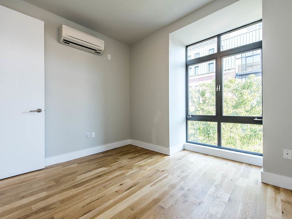 1st image of 185 Leonard St #3