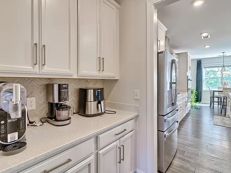 558 Mahonia Rd — Photo 10