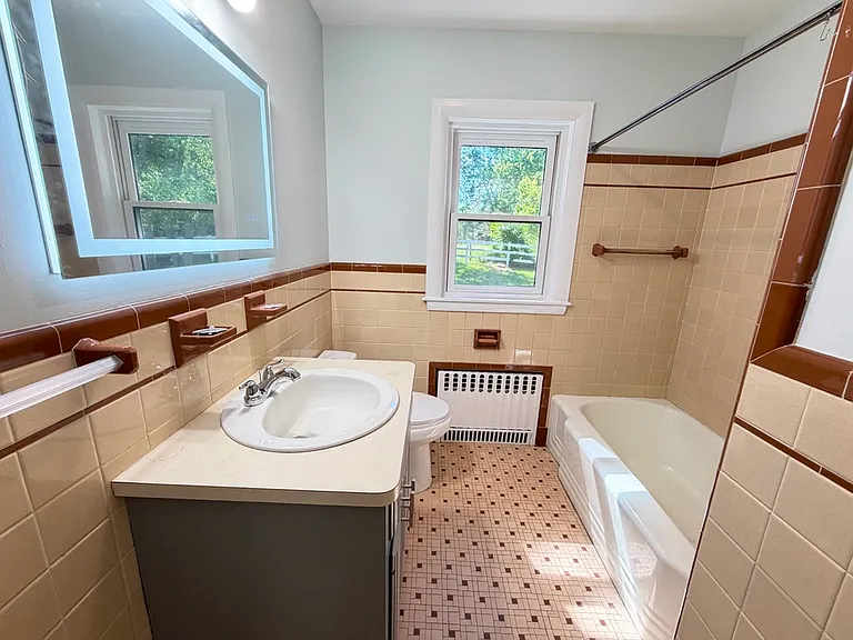 343 Bay Rd — Photo 14