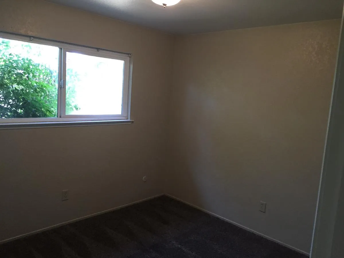 1425 Browning Ave photo 1
