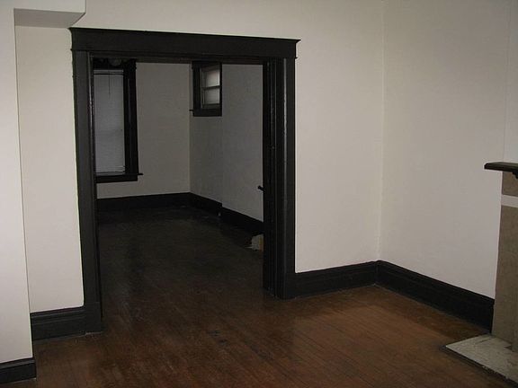 3rd image of 1734R N Euclid Ave