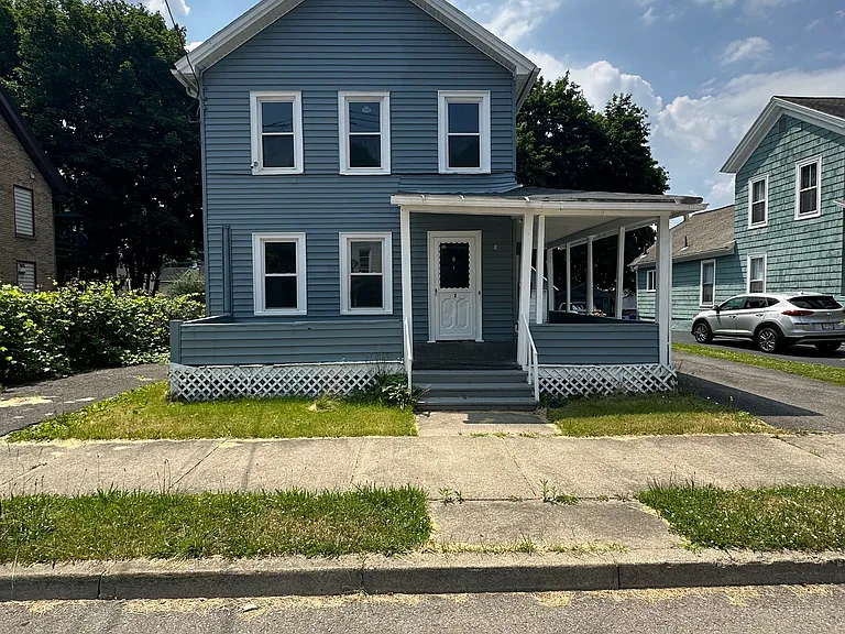 8 Allen St #1 — Photo 1