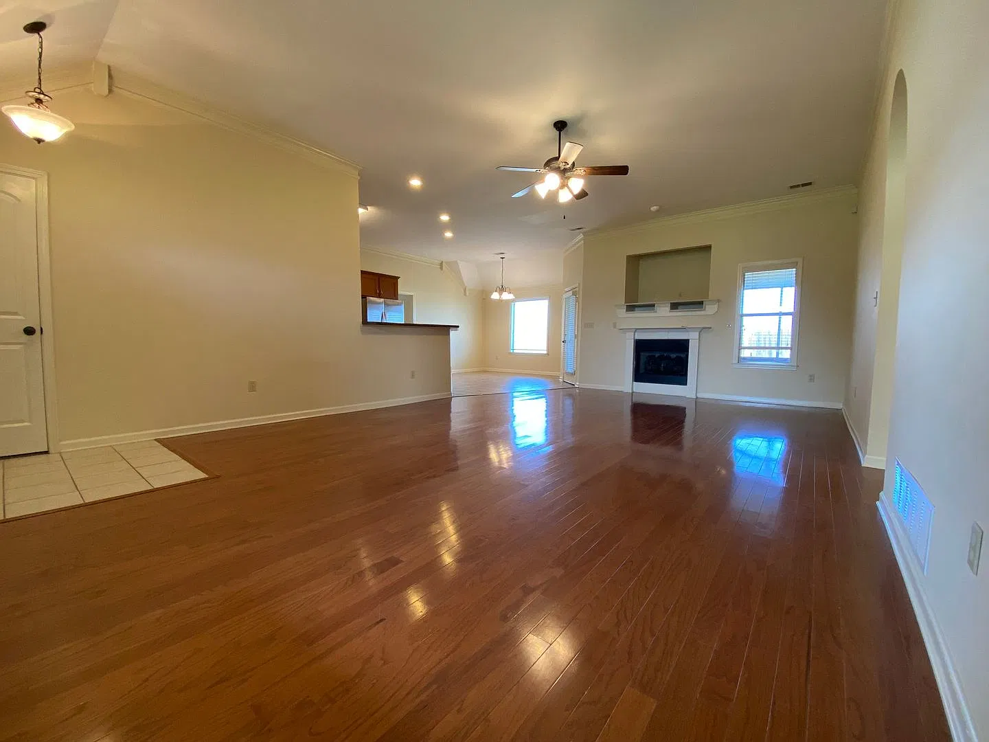 Great Floor Plan In Bayou Vista — Photo 4