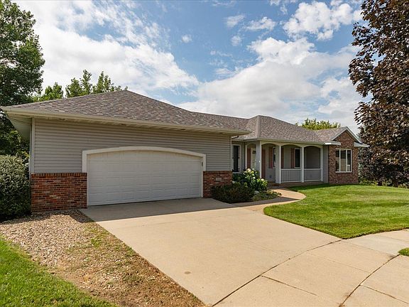 2nd image of 2810 Sunset Ln NE