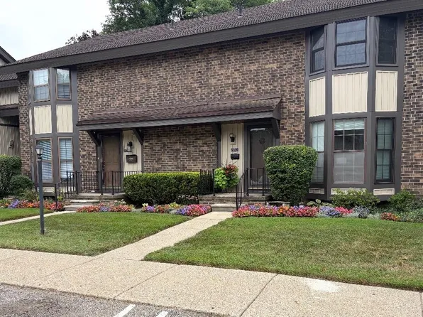 25073 Oakbrooke Dr, Southfield, MI 48033