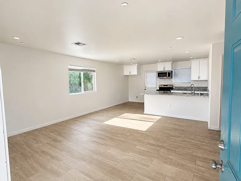 713 Wistaria St #A — Photo 5