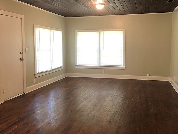 3rd image of 1003 E Cranford Ave
