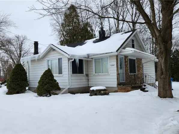 6382 Lakeshore Rd, Cicero, NY 13039