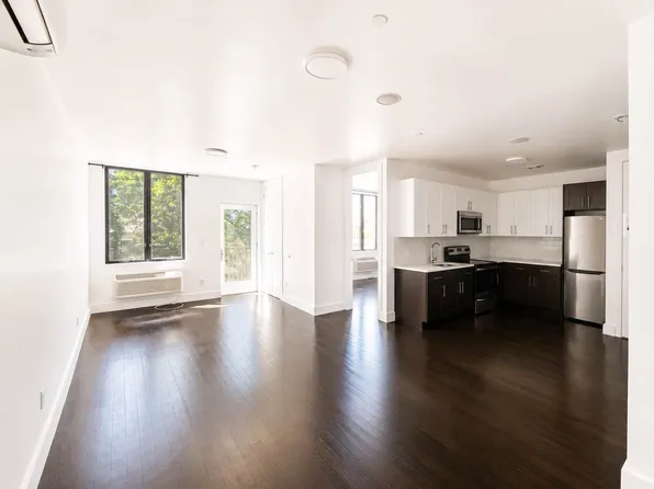 55 Stanhope Street image 1 of 10