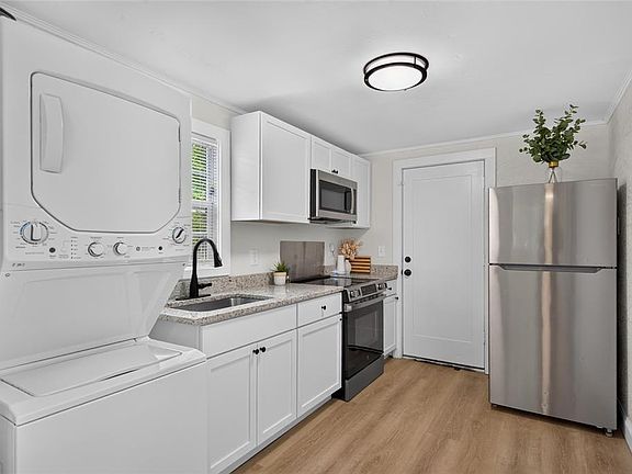 3rd image of 1545 29TH STREET