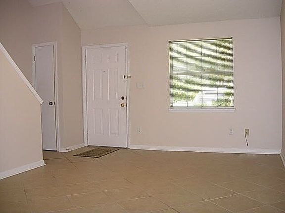 3rd image of 1825 Crane Dr