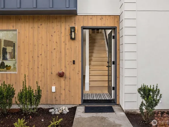 5716 14th Avenue NW, Seattle, WA 98107