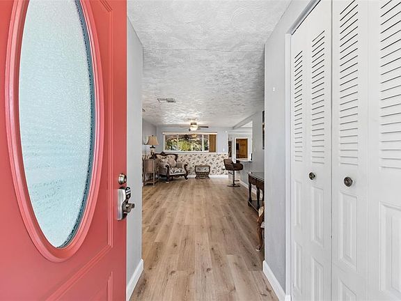 4th image of 9252 Glen Moor Ln