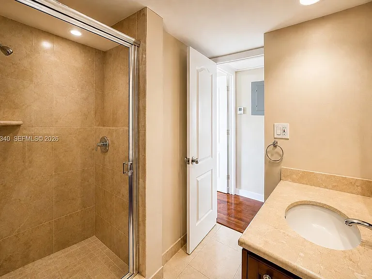 5600 Collins Ave #17G — Photo 11