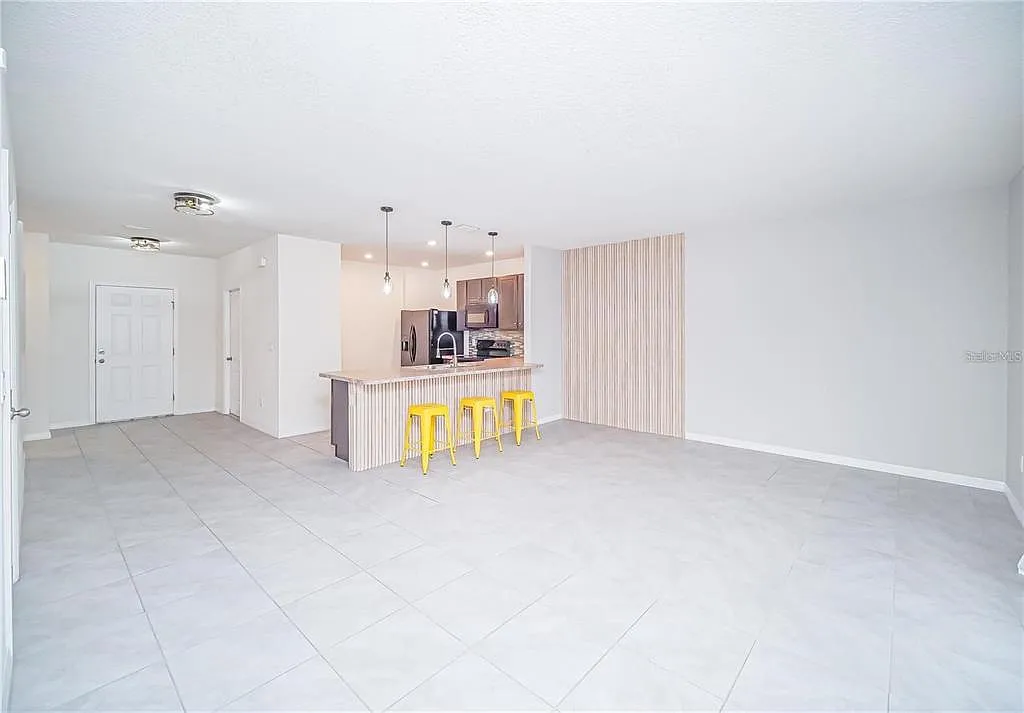 3 bed, 2.5 bath, 1530 sqft, $2,000 — Photo 3