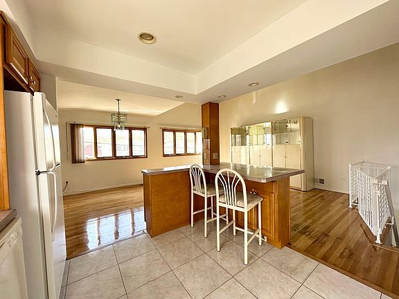 4th image of 207 Bishop St Floor 1