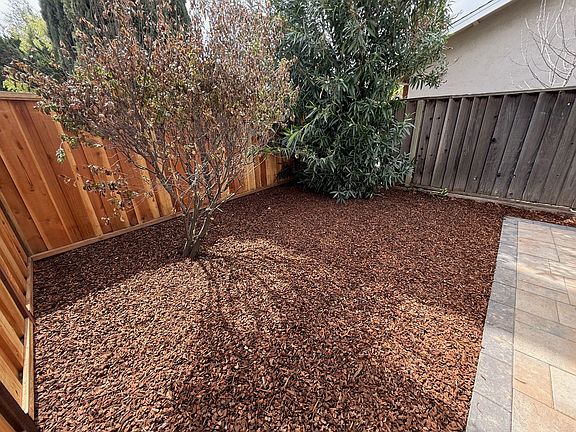 2nd image of 20298B Williamsburg Ln