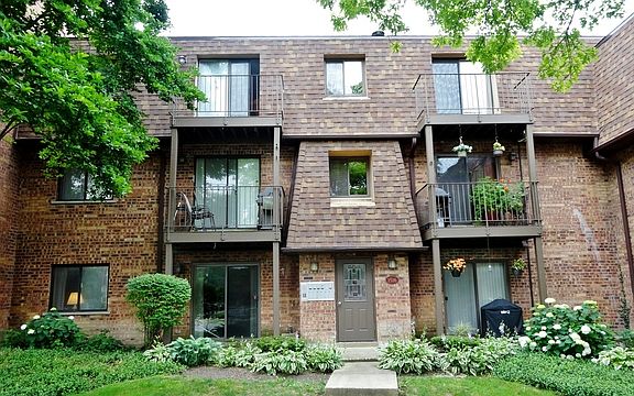 2nd image of 1516 S Fairfield Ave APT 31C