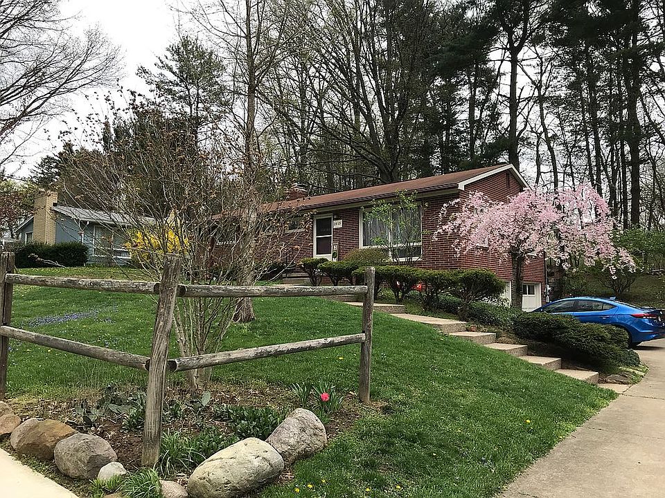 2nd image of 2515 Armstrong Dr