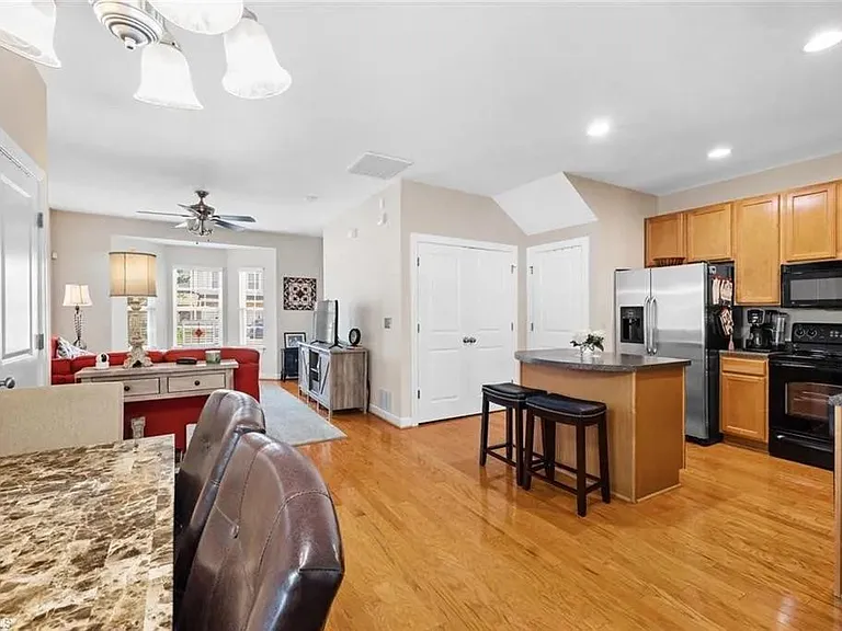 326 Summergate Dr — Photo 29