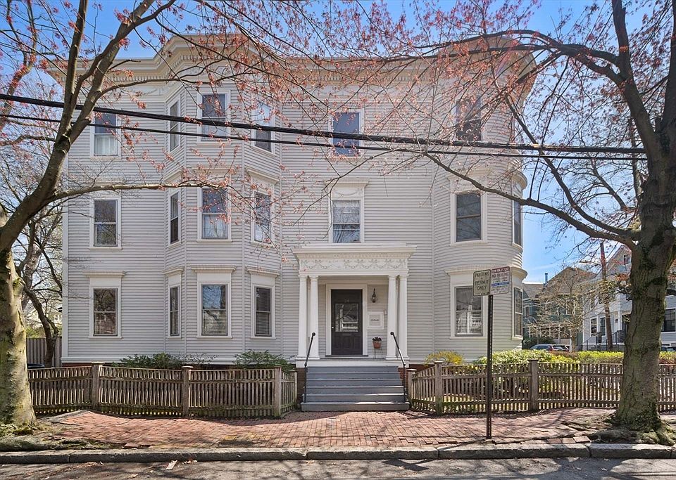 1st image of 24 Ellsworth Ave #1
