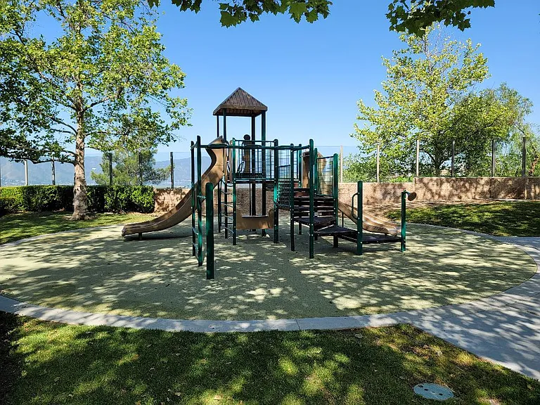 15431 Park Point Ave #102 — Photo 27