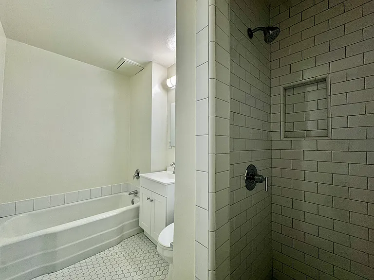 1401 N Fairfax Ave #102 — Photo 22