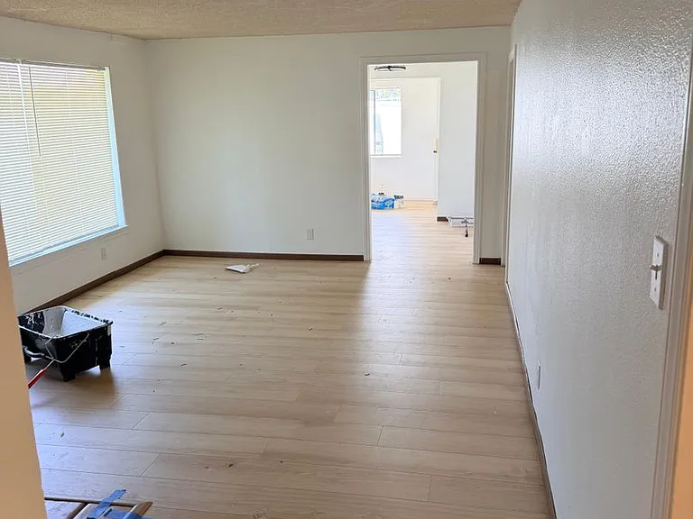 16202 Larch Way — Photo 2