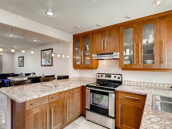 4th image of 610 S Mollison Ave Unit D