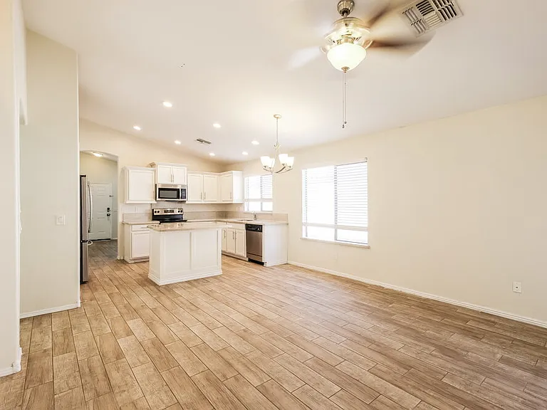 10559 W Amelia Ave — Photo 10