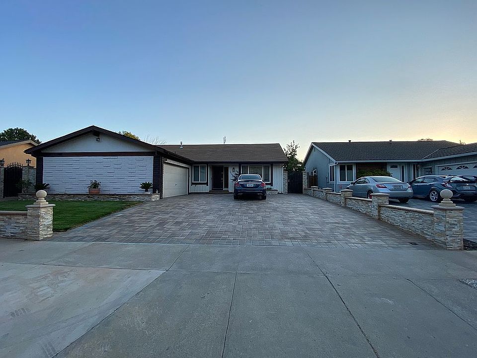 1st image of 3031 Almond Dr