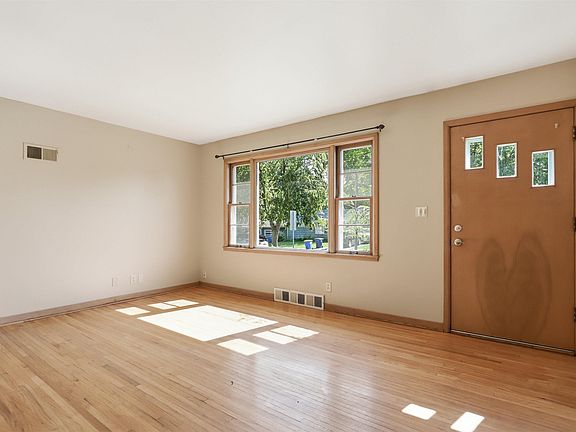 2nd image of 2101 S Jefferson Ave